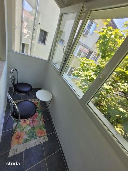 Garsonieră decomandată în Girocului