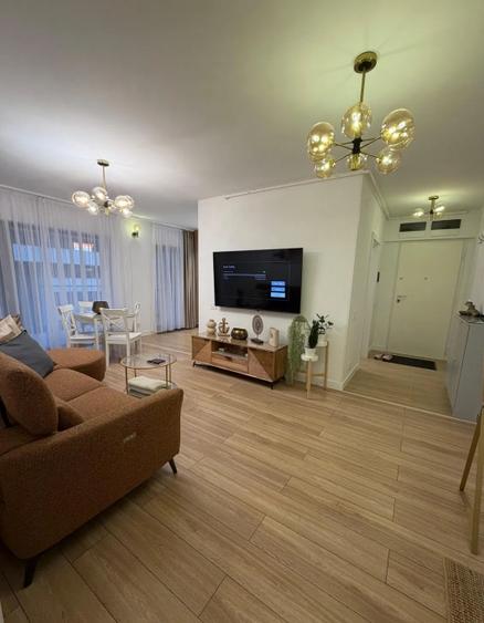 Apartament cu 3 camere semidecomandat, mobilat în Floreasca