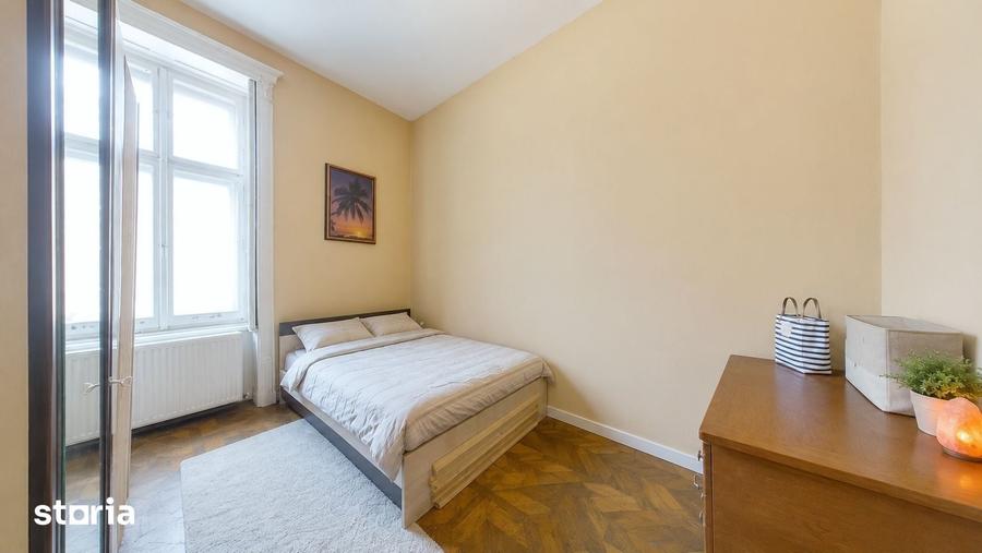 Apartament cu 8 camere în Central
