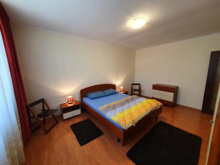 Apartament cu 2 camere decomandat, mobilat în Central