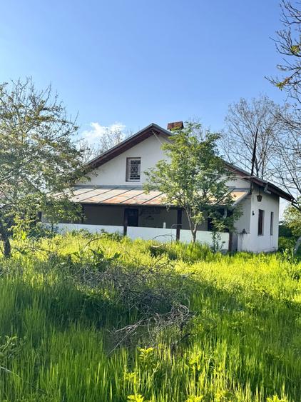 Casă individuală cu 5 camere cu Teren 3706 Mp în Butimanu