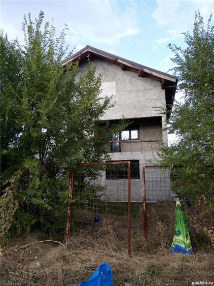 Casă cu 3 camere cu Teren 1886 Mp în Titan