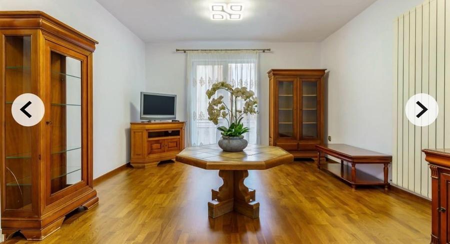 Apartament cu 3 camere decomandat, mobilat în Bună Ziua