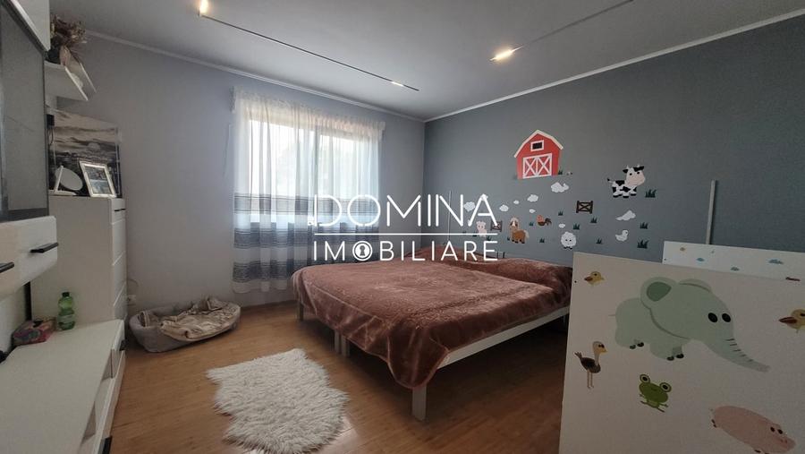 Casă individuală cu 7 camere cu Garaj în Scoarța