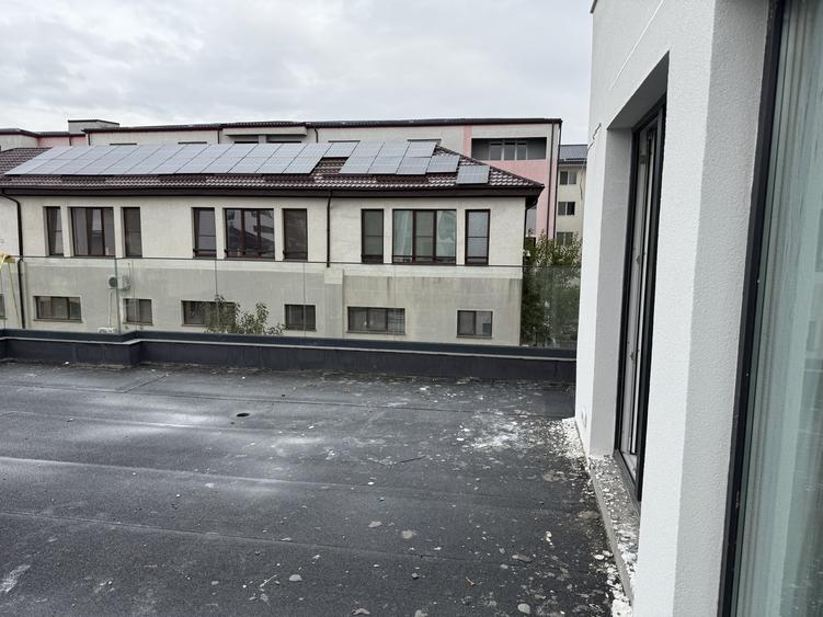 Apartament cu 4 camere decomandat în Theodor Pallady