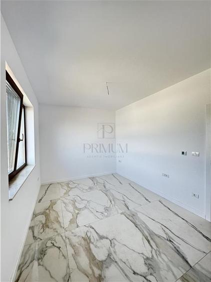 Duplex cu 5 camere cu Canalizare în Chișoda