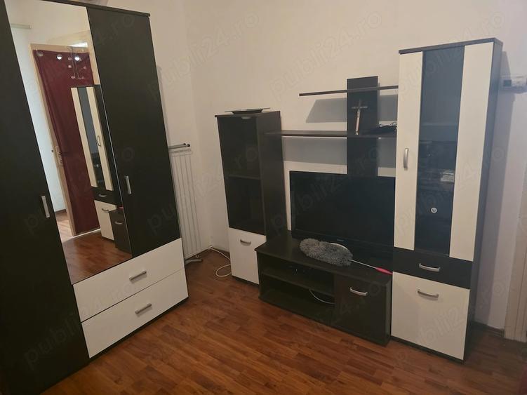 Garsonieră decomandată, mobilată în Unirii