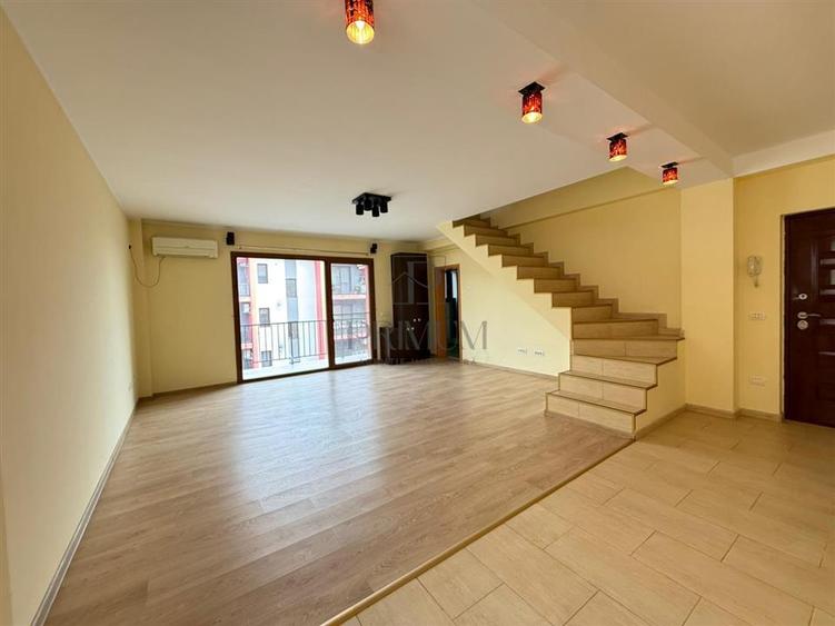 Apartament cu 3 camere decomandat în Giroc