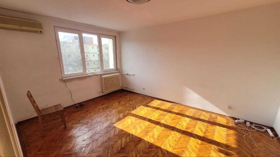 Casă cu 2 camere decomandat în Central