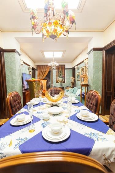 Apartament cu 6 camere decomandat, mobilat în Armeneasca