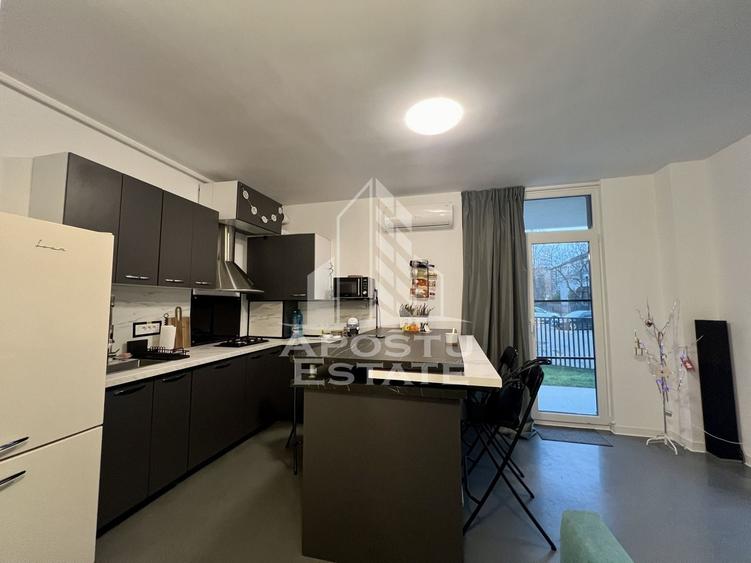Apartament cu 3 camere decomandat, mobilat în Tipografilor