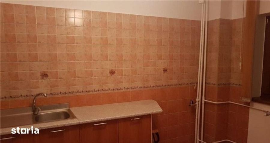 Spațiu comercial, de 85 mp, în Decebal