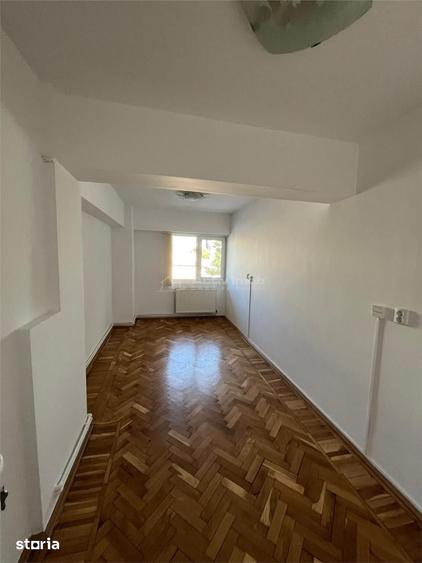 Spațiu comercial, de 260 mp, în Port
