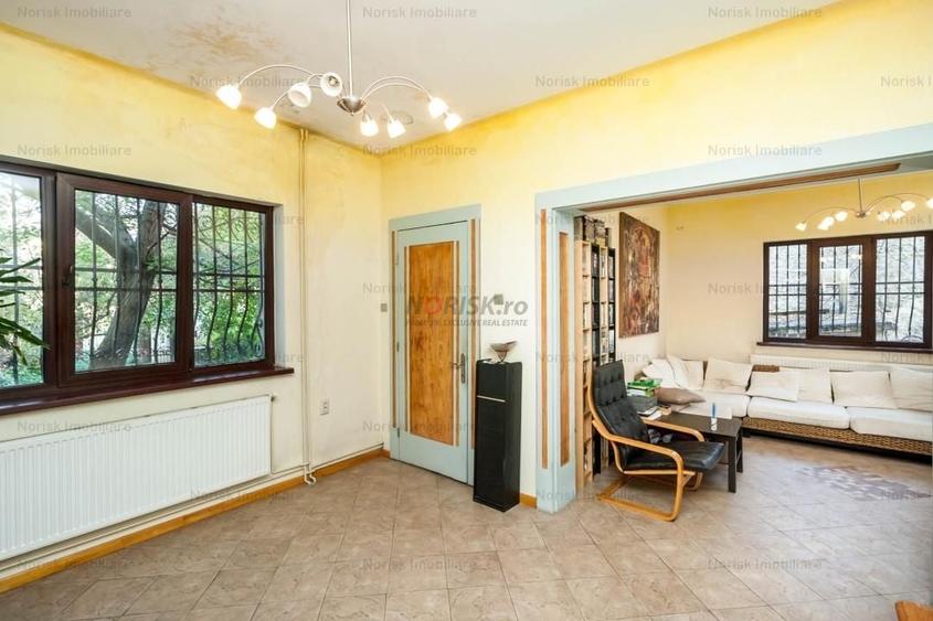 Casă individuală cu 7 camere semidecomandat cu Canalizare în Cantemir