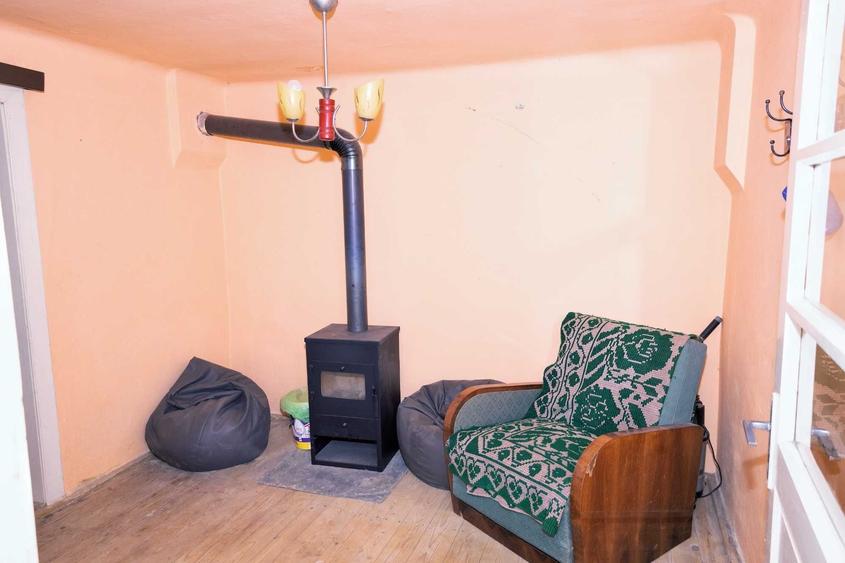 Casă cu 4 camere în Valea Lungă