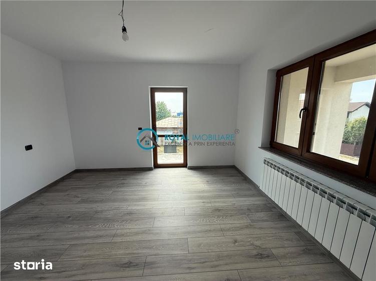 Casă cu 5 camere cu Teren 3700 Mp în Boldești