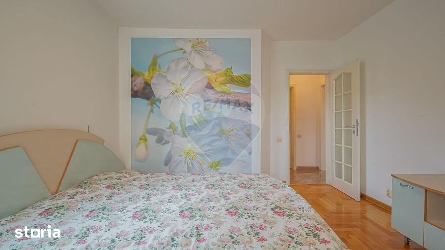 Apartament cu 3 camere decomandat în Bartolomeu