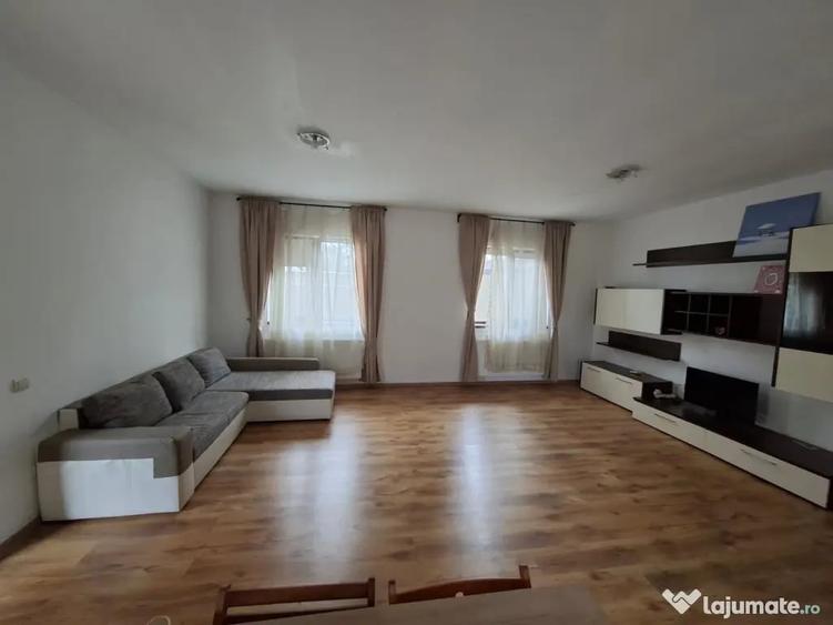 Casă cu 4 camere în Domnești