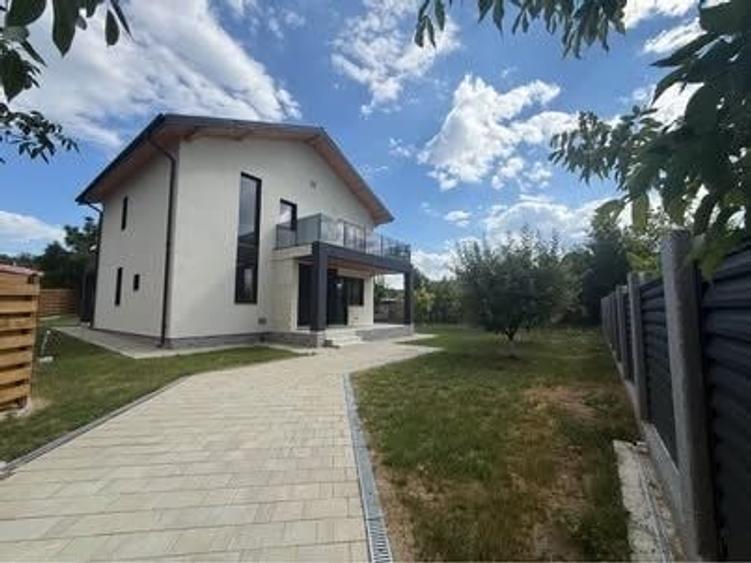 Casă cu 4 camere în Miroslava
