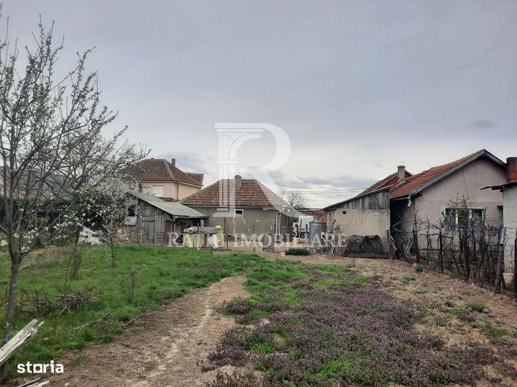 Casă cu 3 camere în Rontău