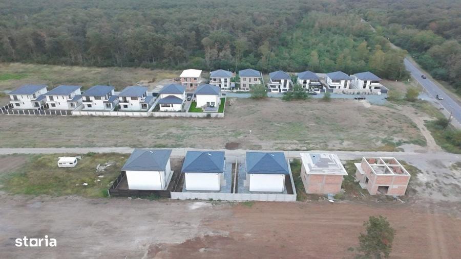 Casă cu 4 camere cu Teren 250 Mp în Central