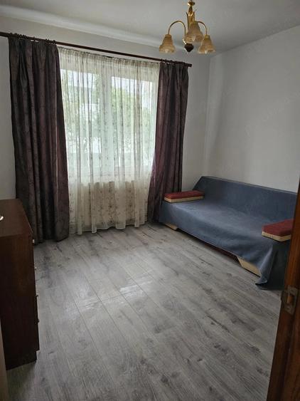 Apartament cu 3 camere decomandat în Tudor