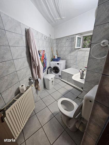 Apartament cu 3 camere semidecomandat în 13 Septembrie
