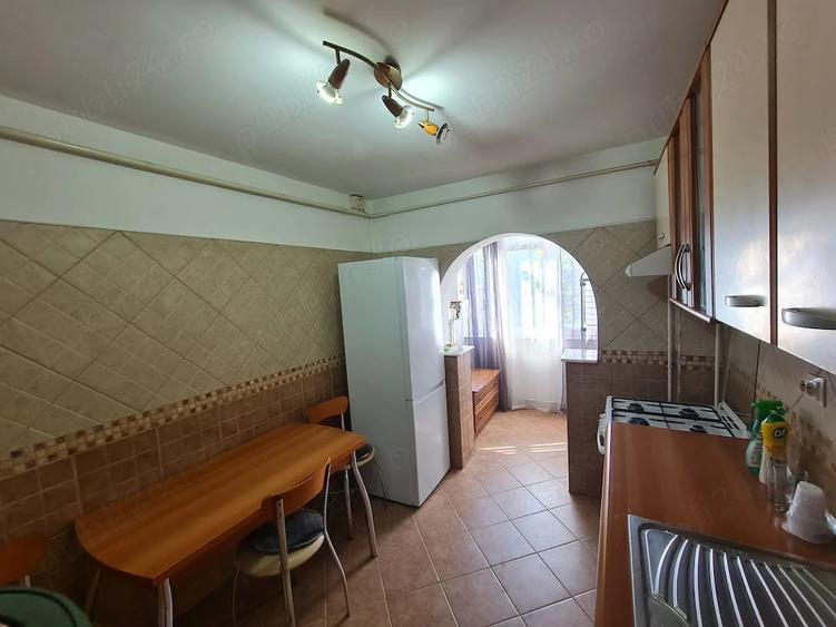 Garsonieră decomandată în Podul de Fier