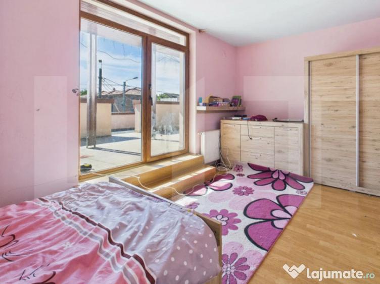Casă cu 7 camere cu Teren 680 Mp în Mehala