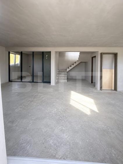 Casă individuală cu 4 camere cu Teren 2900 Mp în Exterior Sud