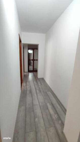 Apartament cu 2 camere decomandat în Micro 20