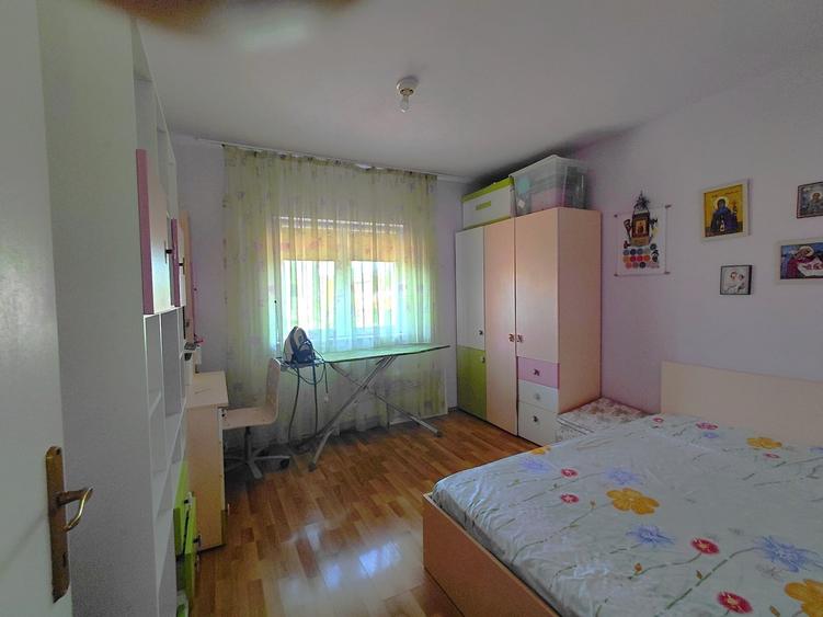 Casă cu 5 camere cu Canalizare în Voluntari