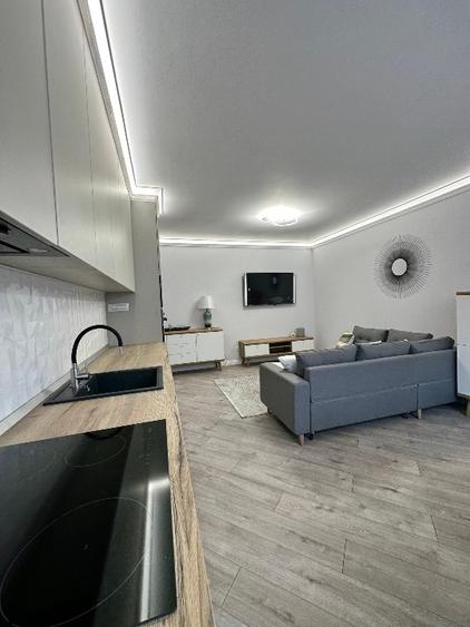 Apartament cu 3 camere decomandat, mobilat în Florești
