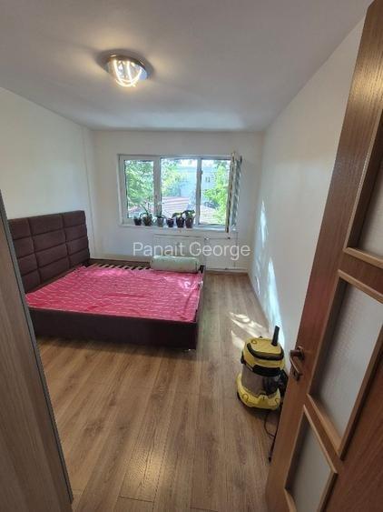 Apartament cu 3 camere decomandat, mobilat în Titan