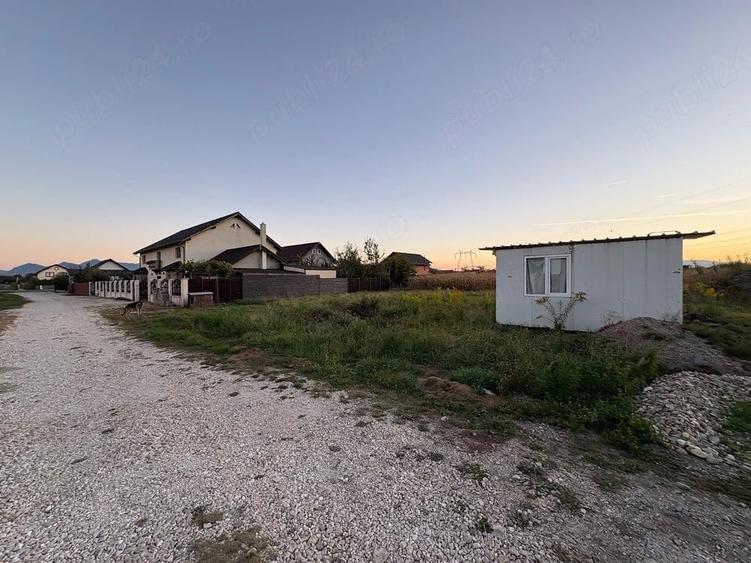 Teren de 500 mp, în Stupini