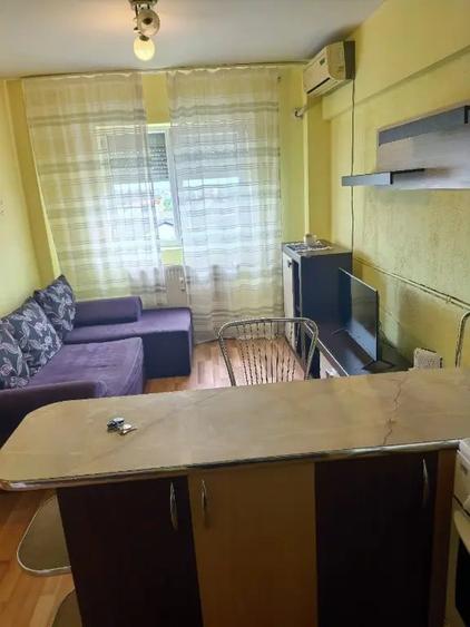 Apartament cu 2 camere semidecomandat în Intim