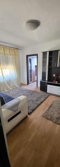 Apartament cu 2 camere nedecomandat în Tudor Vladimirescu
