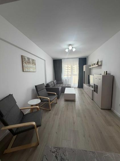 Apartament cu 2 camere semidecomandat în Păcii