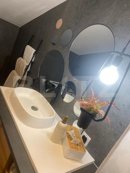 Apartament cu 3 camere semidecomandat, mobilat în Florești