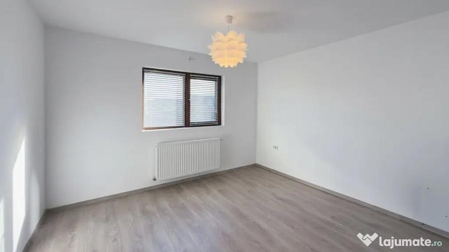Garsonieră în Săbăreni