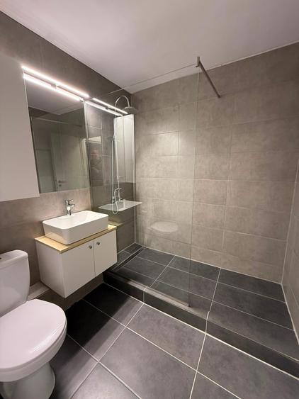 Apartament cu 3 camere semidecomandat în 13 Septembrie