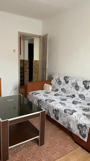 Garsonieră decomandată în Lacul Tei