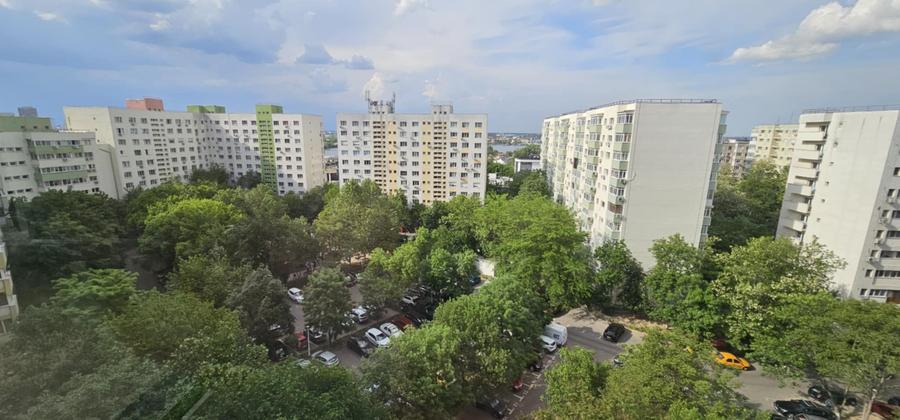 Apartament cu 4 camere decomandat în Pantelimon