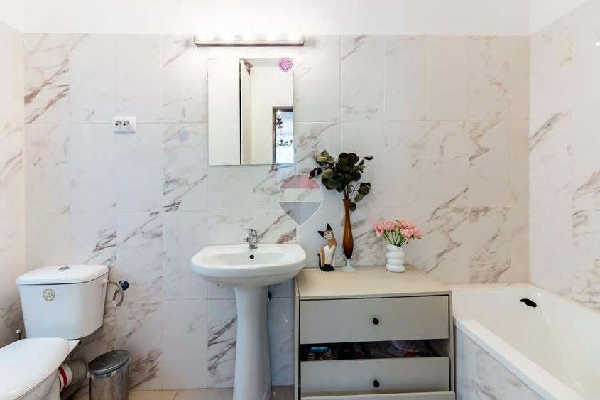 Casă individuală cu 8 camere cu Teren 476 Mp în Corbeanca