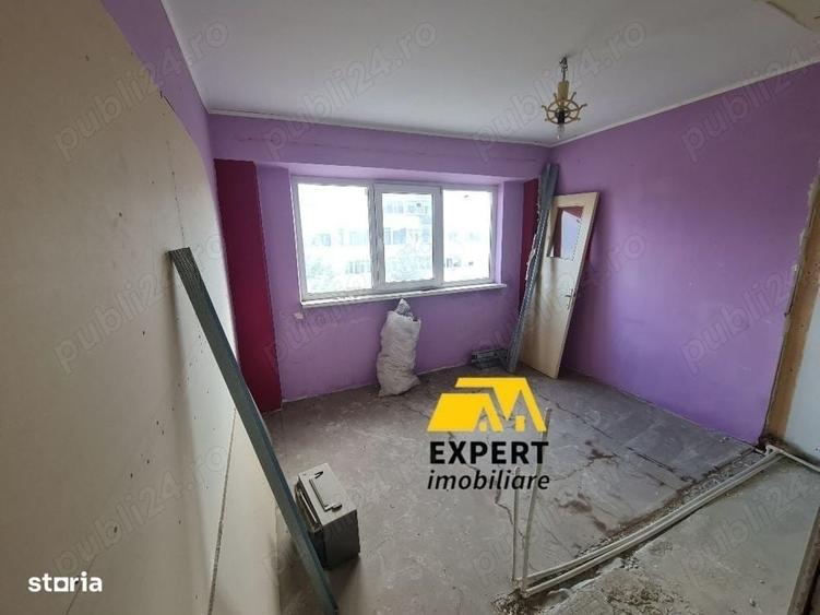 Apartament cu 4 camere decomandat în Radu Negru