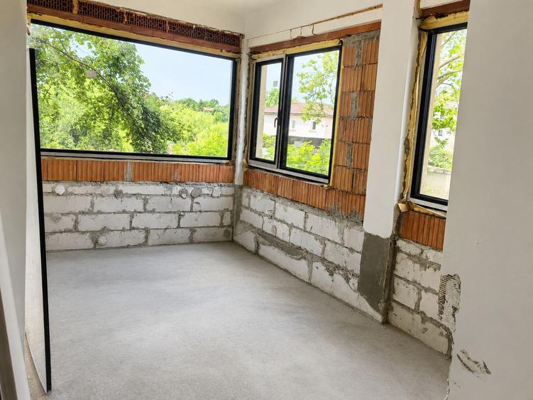 Casă individuală cu 9 camere cu Piscina în Ghermănești