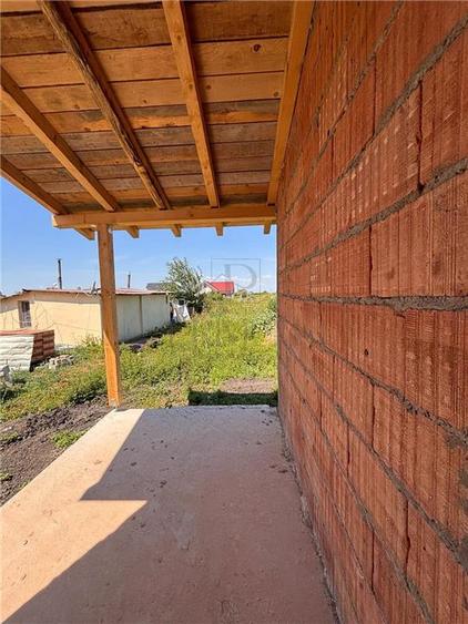Duplex cu 4 camere cu Canalizare în Moșnița Nouă