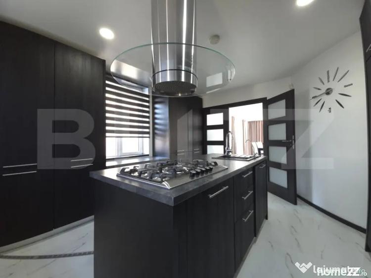 Casă cu 7 camere cu Teren 1304 Mp în Matraca
