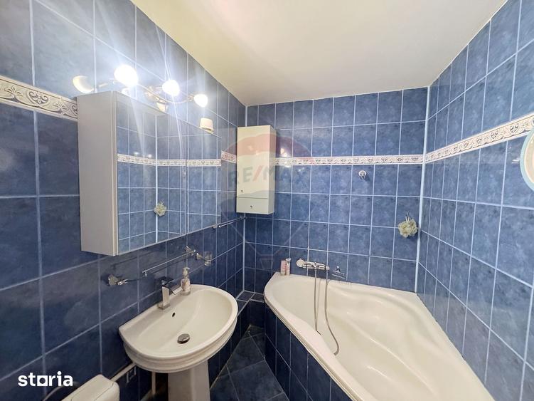 Apartament cu 4 camere în Berceni