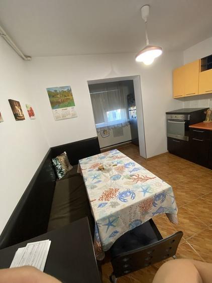 Apartament cu 3 camere decomandat în Casa de Cultură